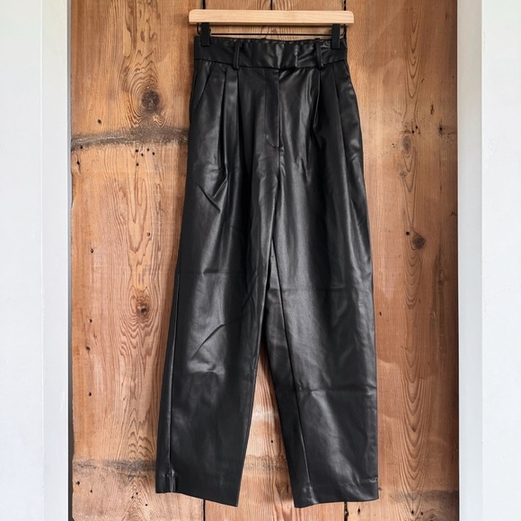 Sz 4 Petite H&M Black Faux Leather High Waist Ankle Length Tapered Pants GUC - Picture 1 of 6